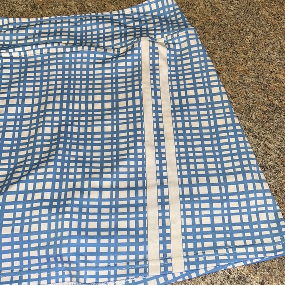 Golftini skort size medium - Picture 2 of 9
